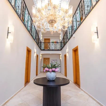 Casa Alloro Hotell 3*