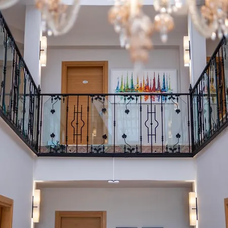 Casa Alloro Hotell 3*