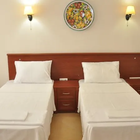 Casa Alloro Hotel 3*