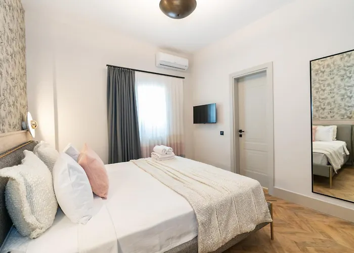 Casa Alloro Hotel