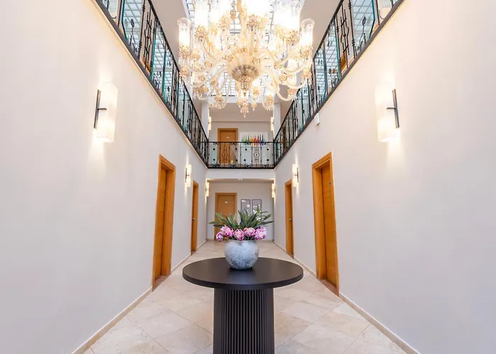 Casa Alloro Hotell 3*