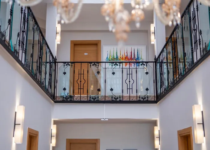 Casa Alloro Hotel 3*