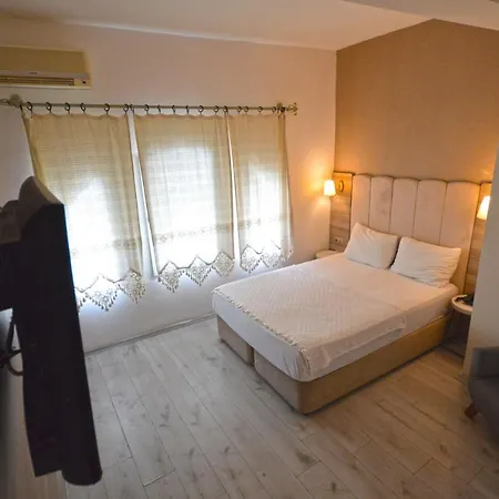 Casa Alloro Hotel 3*