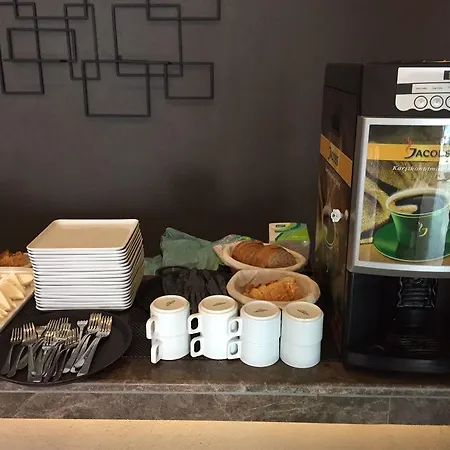 Casa Alloro Hotel 3*